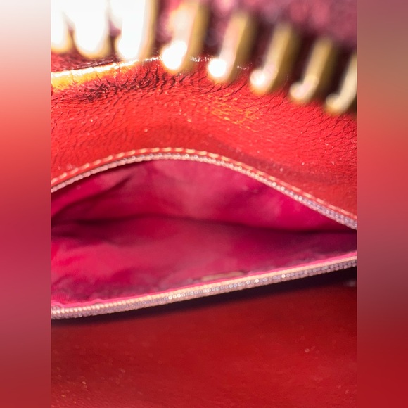 CHANEL MATELASSE PATENT ENAMEL RED SHOULDER BAG - Picture 4 of 6